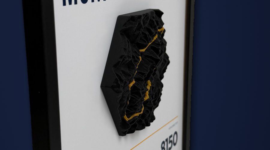 Printed mountain terrain with a route inside the frame
